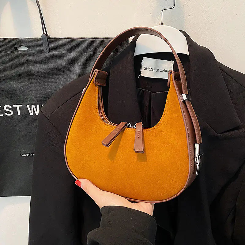 Trendy Women's Shoulder Bag - Winter 2022 Collection